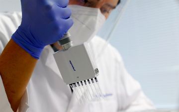 Reuters: Узбекско-китайская вакцина ZF-UZ-VAC2001 защищает от «омикрон» штамма коронавируса