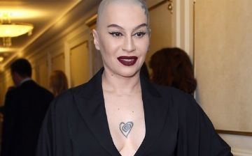 Наргиз Закирова посетила махаллю в Ташкенте, где прошло ее детство – видео