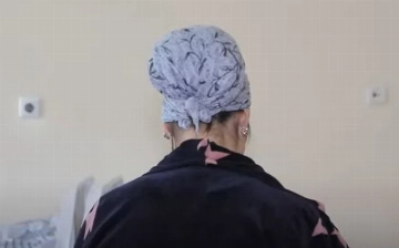 Женщина из Самарканда списала жестокое избиение ребенка на депрессию — видео