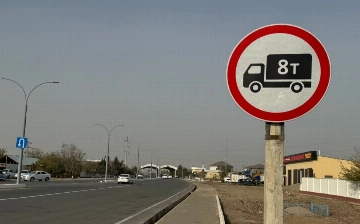 Массивным грузовикам запретили ездить по Термезу