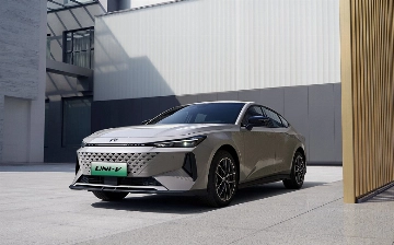 Еще может подешеветь: Changan презентовал седан Uni-V за $15 тысяч