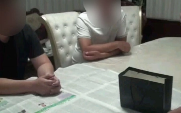 В Каракалпакстане замглавы ОВД вымогал у мужчины iPhone 15 Pro Max