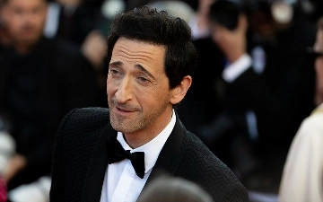 Кто из знаменитостей родился 14 апреля