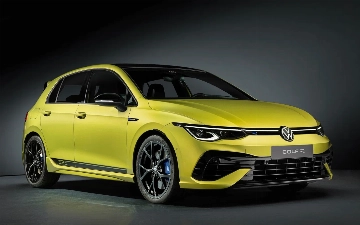 Volkswagen вывел на дорожные тесты Golf R и Golf R Variant