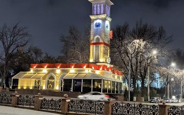 Красный бант на курантах: хайп, безвкусица или повод вспомнить историю – реакции 