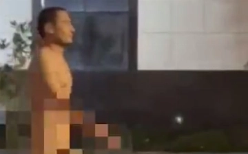 На улицах Сурхандарьи заметили голого мужчину – видео