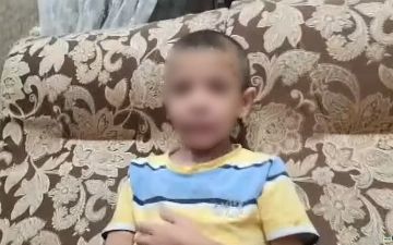 В Андижане могут лишить материнских прав женщину, прижигавшую своего сына утюгом и заставлявшую его попрошайничать