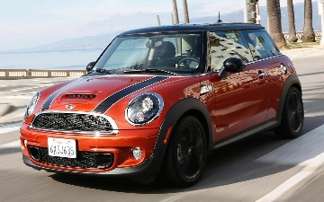 Почти 100 тысяч автомобилей MINI Cooper Hardtop и Clubman могут самопроизвольно загореться