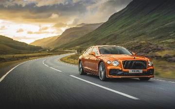 Bentley показал самый мощный Flying Spur
