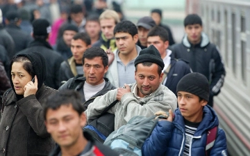 В России снова предложили запретить трудовым мигрантам привозить семьи