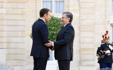 Шавкат Мирзиёев поздравил Эммануэля Макрона с победой на выборах