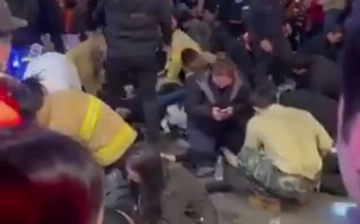 В Сеуле во время празднования Хэллоуина погибли не менее 59 человек — видео (18+)