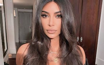 На Ким Кардашьян подали иск в суд ее сотрудники 