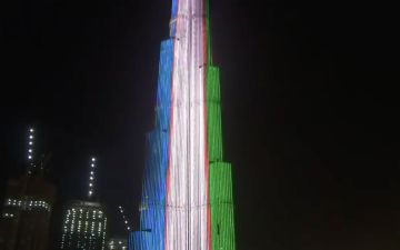 Появилось видео окрашенной в узбекский флаг «Бурдж-Халифы»