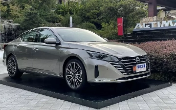 Nissan полностью рассекретил обновленную модель Altima