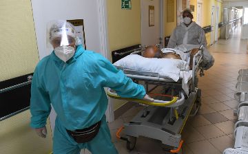 Сколько жизней унес коронавирус за год — очень много