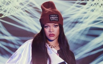 Рианна планирует выпускать детскую одежду