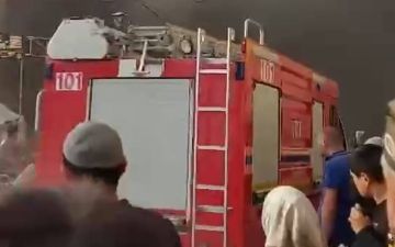 В торговом комплексе Андижана произошел крупный пожар - видео