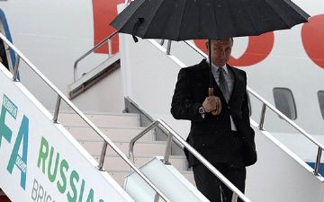 Показываем, как протестующие в Женеве встретили Путина - фото