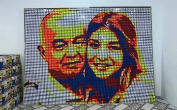 Узбекский блогер собрал из кубиков Рубика портрет Ислама Каримова вместе Гульнарой Каримовой