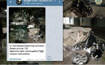 В Ташкенте водитель Nissan въехал в столб и «разнёс» свой автомобиль