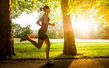 Сколько нужно делать шагов в день, чтобы прогулка приносила пользу здоровью?