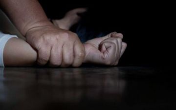 В Сурхандарье несколько мужчин похитили и изнасиловали школьницу