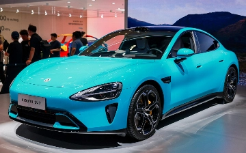 Люди стояли в огромных очередях, чтобы оценить Xiaomi SU7 на Пекинском «Автосалоне»