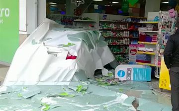 Lacetti влетел в супермаркет в Ташкенте – видео