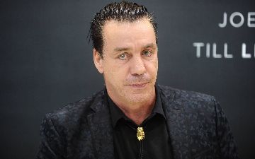 Лидер Rammstein спел на русском языке «Любимый город может спать спокойно»
