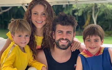 Мужчине пришлось снизить цену Renault Twingo после песни Шакиры о Жераре Пике 