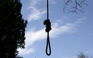 В Карши повесился студент 