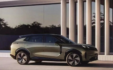 Новый кроссовер Geely и Volvo раскрали на официальных снимках