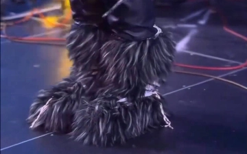 Джахонгир Отажонов привлек внимание фанатов своей обувью для выступления