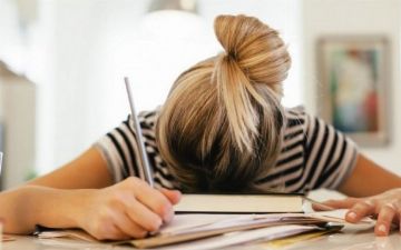 Как отличить стресс от выгорания — объясняем коротко и понятно