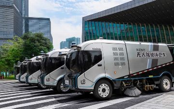 Китайцы построили беспилотный грузовик-пылесос