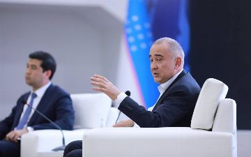 Хоким города Ташкента Джахонгир Артыкходжаев наградил группу лидеров молодёжи