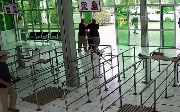 В Фергане скончалась сотрудница ФНПЗ, которая подожгла себя перед заводом