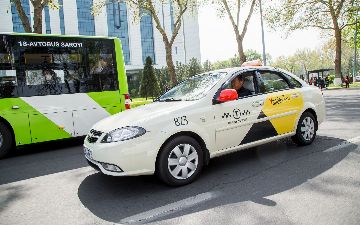 Физлица смогут оказывать услуги такси в качестве самозанятых