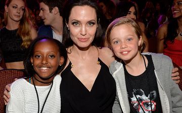 Анджелина Джоли отдала донашивать дочери свое старое платье с церемонии Оскара 2014 года - фото