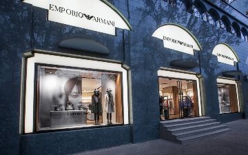 28 октября новый монобрендовый бутик Emporio Armani пригласил гостей на ивент в честь своего открытия