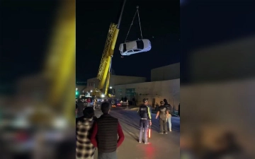 В Самарканде Nexia упала в подвал строящегося здания (видео)