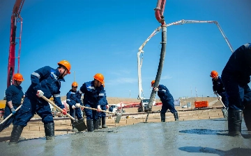 В Узбекистане начались первые бетонные работы на площадке будущей АЭС