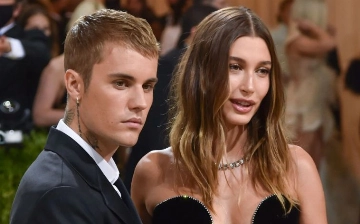 В сети вновь появились слухи о беременности Хейли Бибер