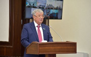 «Эти стандарты скопированы из других стран», – сенатор раскритиковал систему дорожной безопасности  