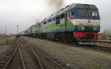 В Намангане 18-летнего парня сбил поезд 