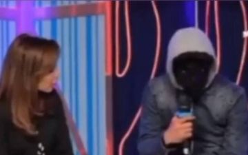 По телевизору показали мужчину, отправляющего нарушения водителей Узбекистана в ГАИ - видео