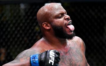 Боец UFC нокаутировал взломщика его машины. Посмотрите, как это было