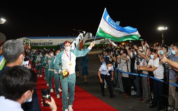 Медалистам Олимпиады подарили денежные призы, квартиры и автомобили