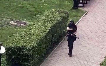 Пермский стрелок начал общаться записками после операции на гортани